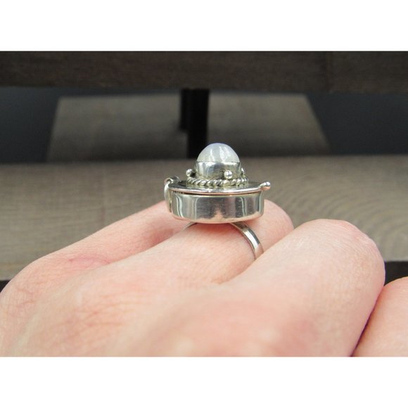 Size 7.25 Sterling Silver Unique Moonstone Poison Band Ring - Picture 6 of 10